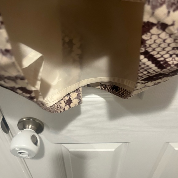 J. Crew Number/No. 2 Pencil Skirt Snake Skin Size: 6 - Picture 6 of 7